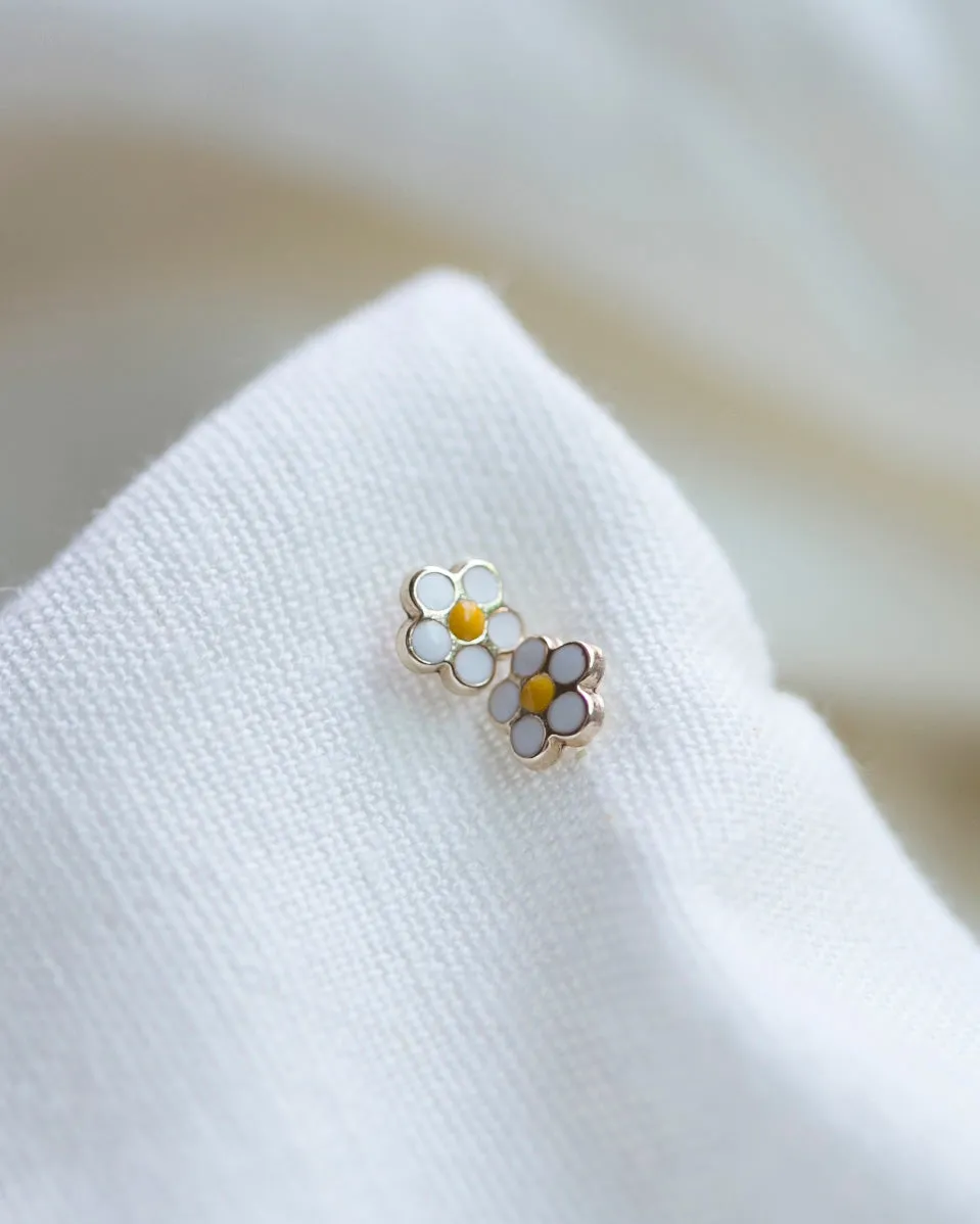 14k Daisy Stud Earrings