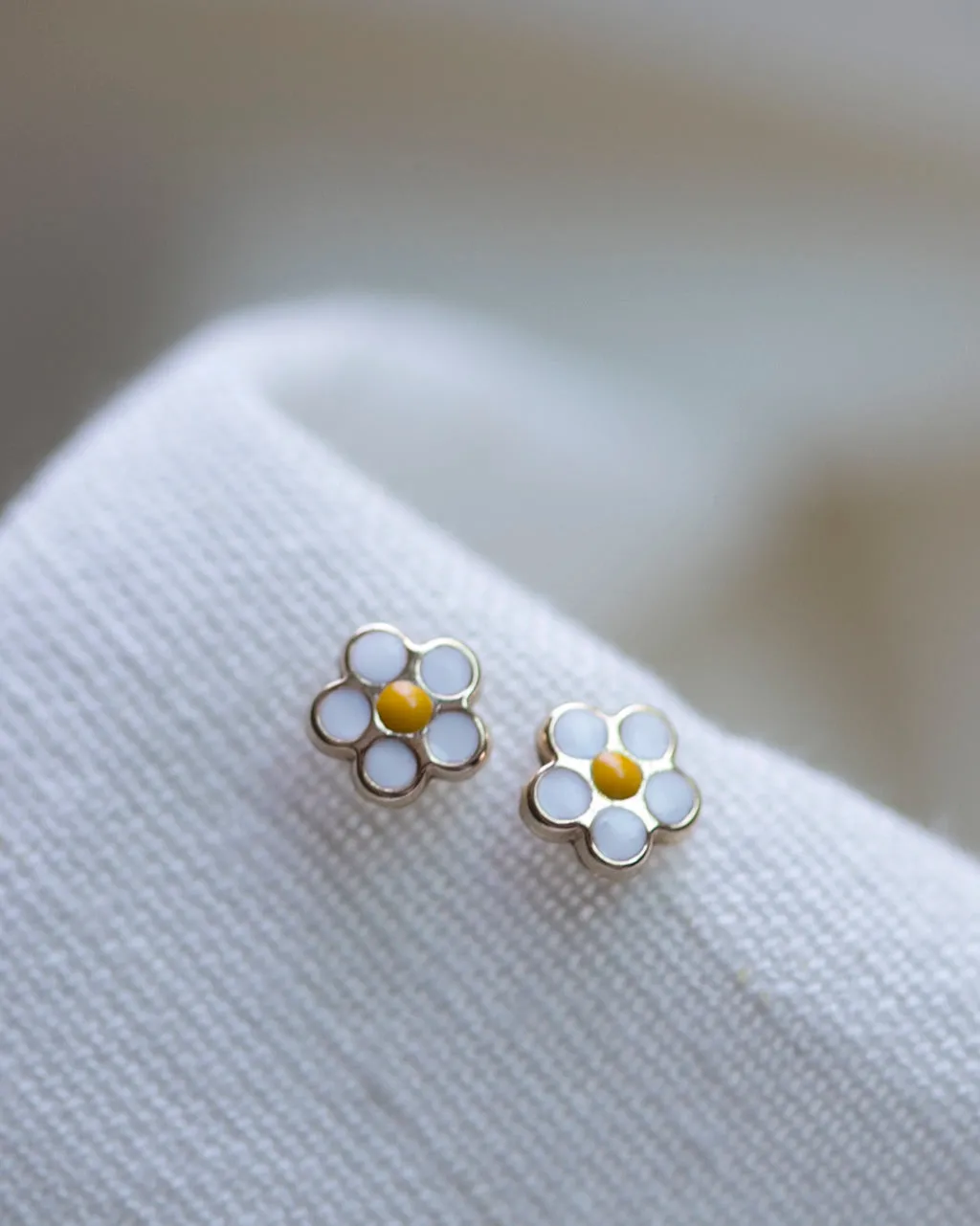 14k Daisy Stud Earrings