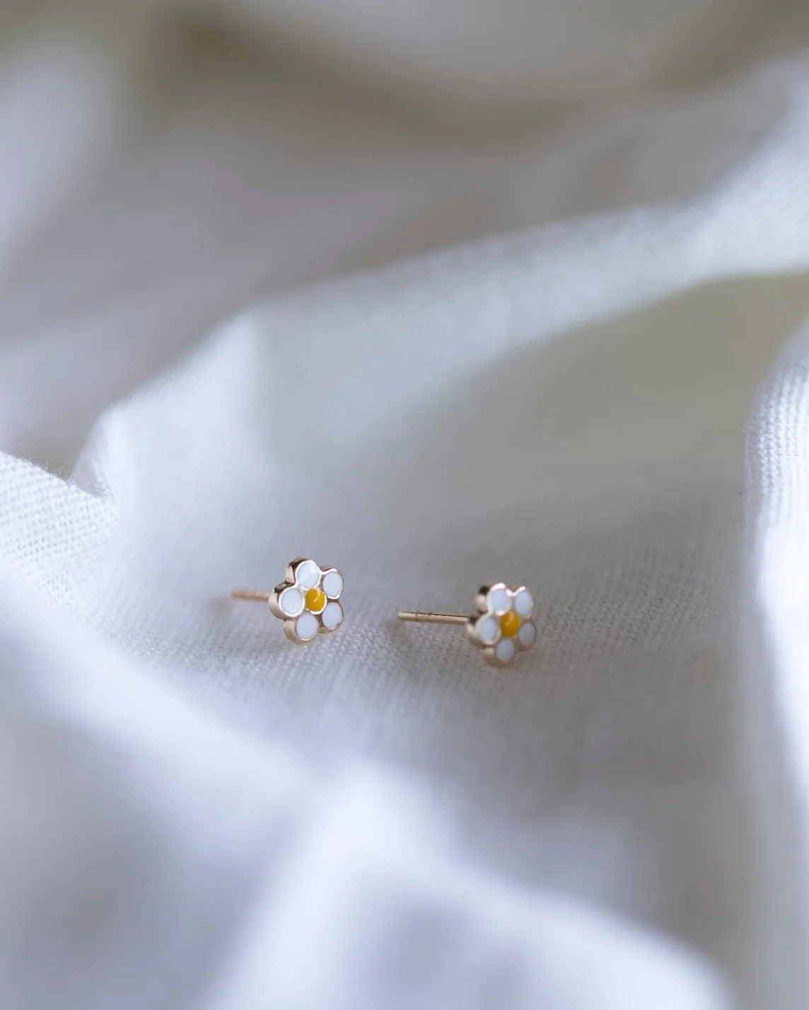 14k Daisy Stud Earrings