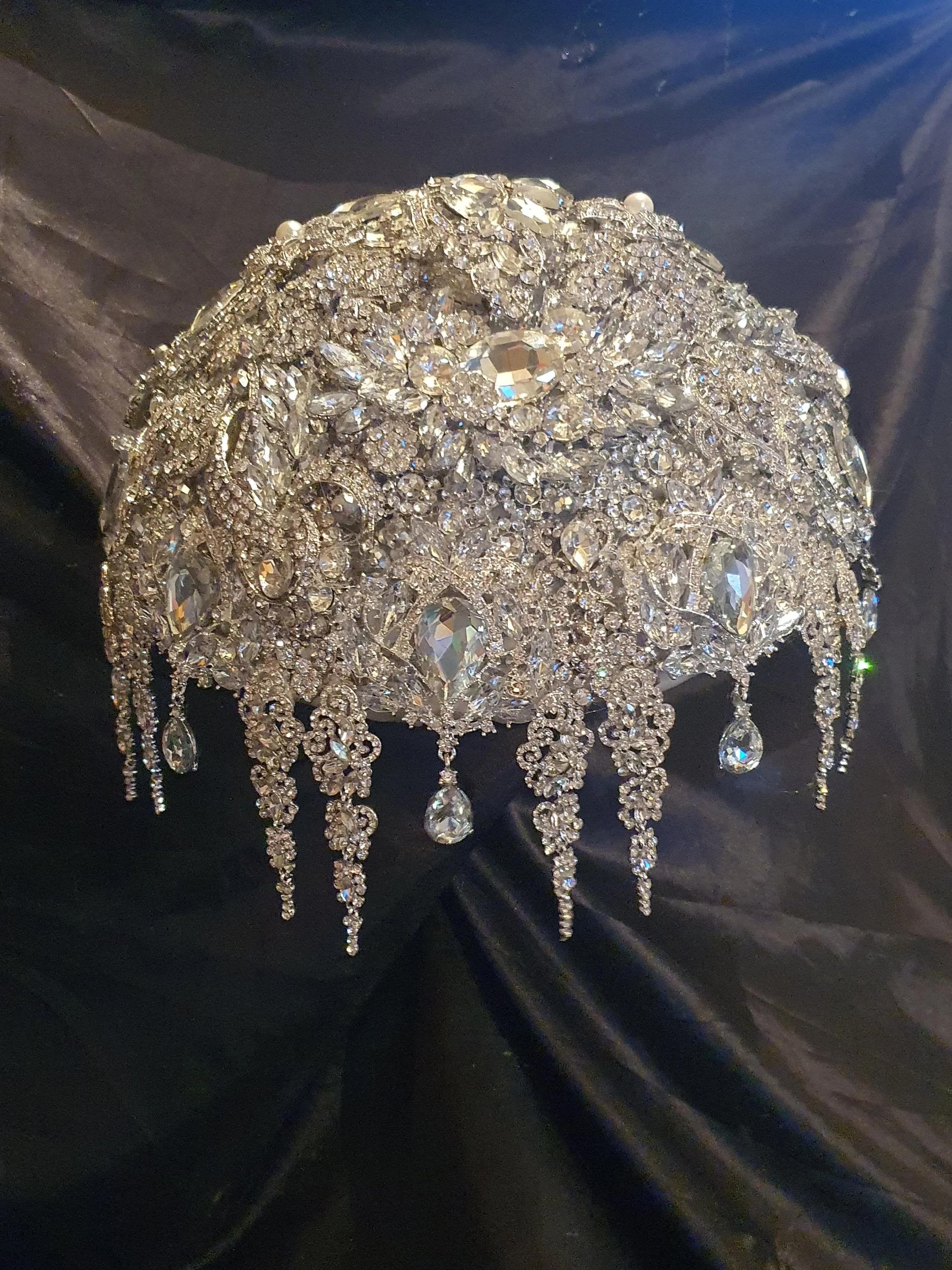 Crystal brooch bouquet, jeweledge  bouquet, alternative Great Gatsby style wedding flowers.