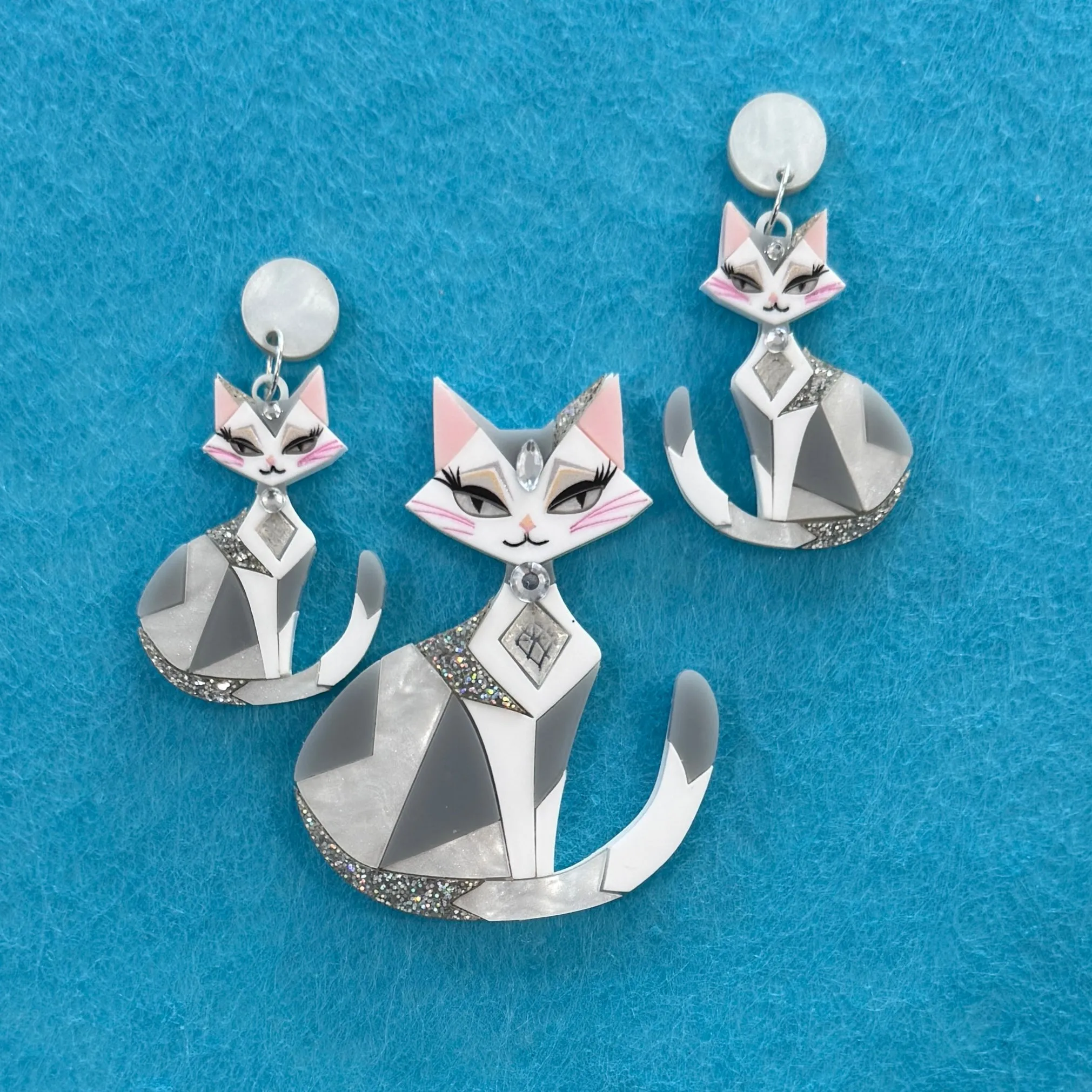 Diamond 💎 cat - Brooch