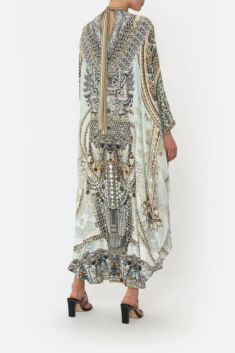 HIGH COLLAR KAFTAN WITH TIE LUXE ESPIRITU