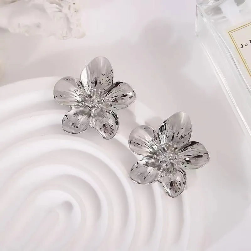 MAC170 Retro Simple Alloy Flower Stud Earrings