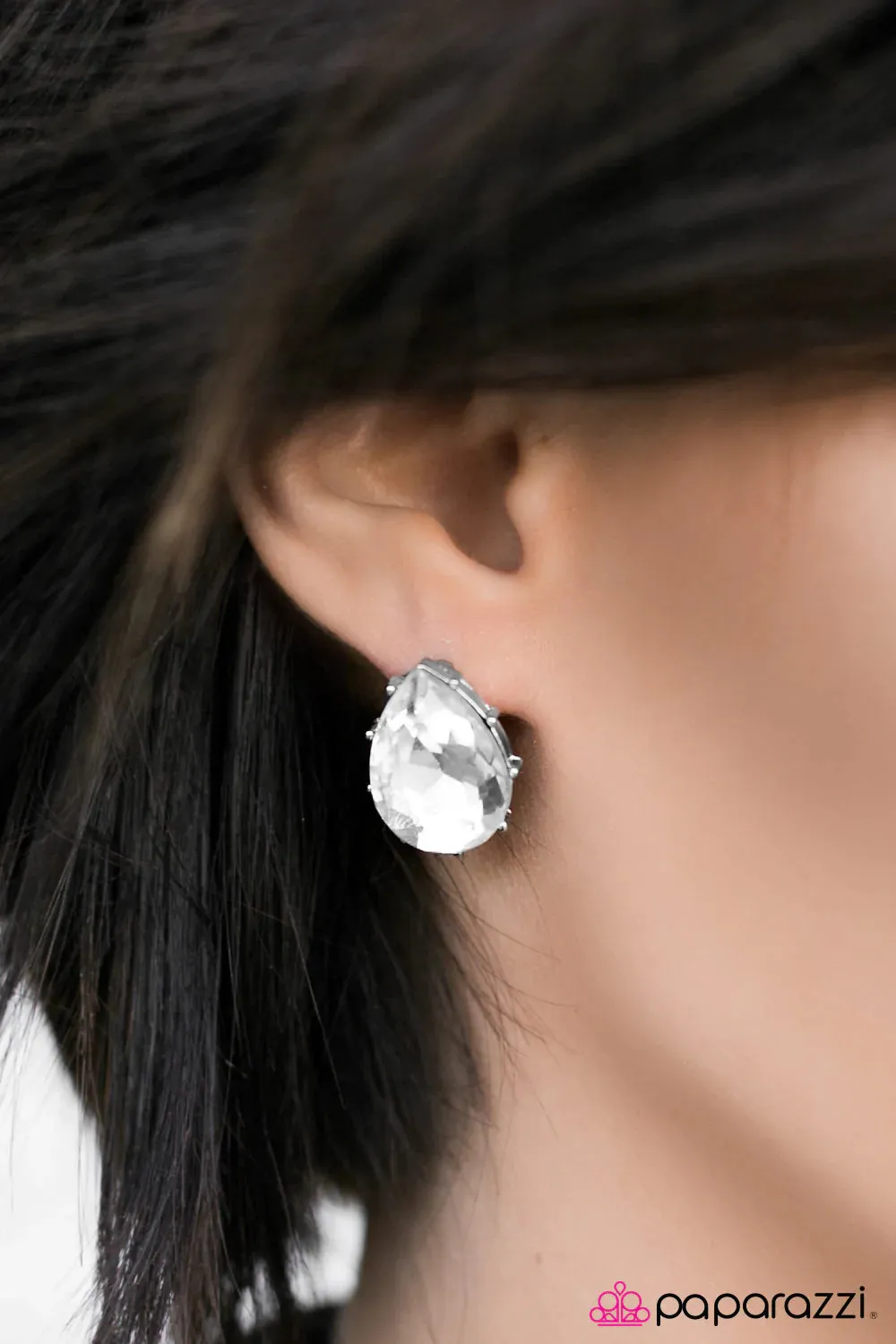 Paparazzi Earring ~ Newport Yacht Club - White