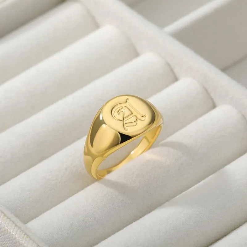 Sadie Monogrammed Signet Ring