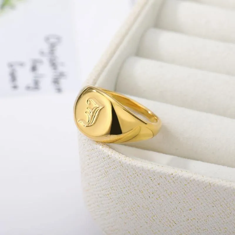 Sadie Monogrammed Signet Ring