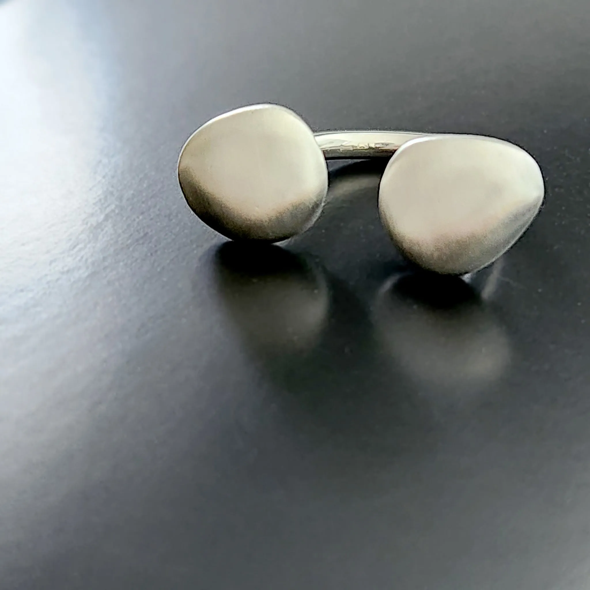 TWO PEBBLES Ring